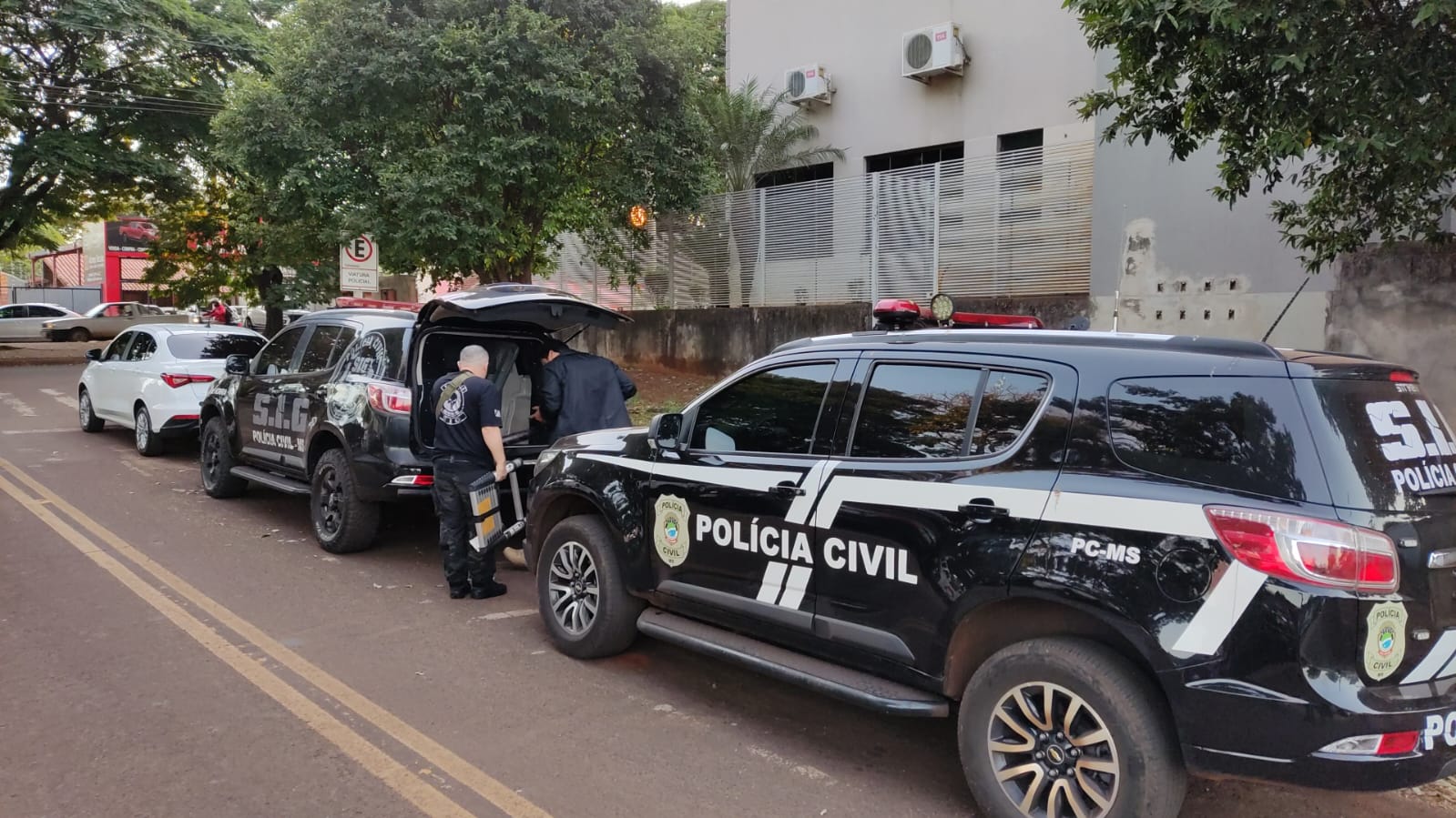 Policiais do SIG durante a Operação Narco Brasil em Dourados - Foto: Adilson Domingos 