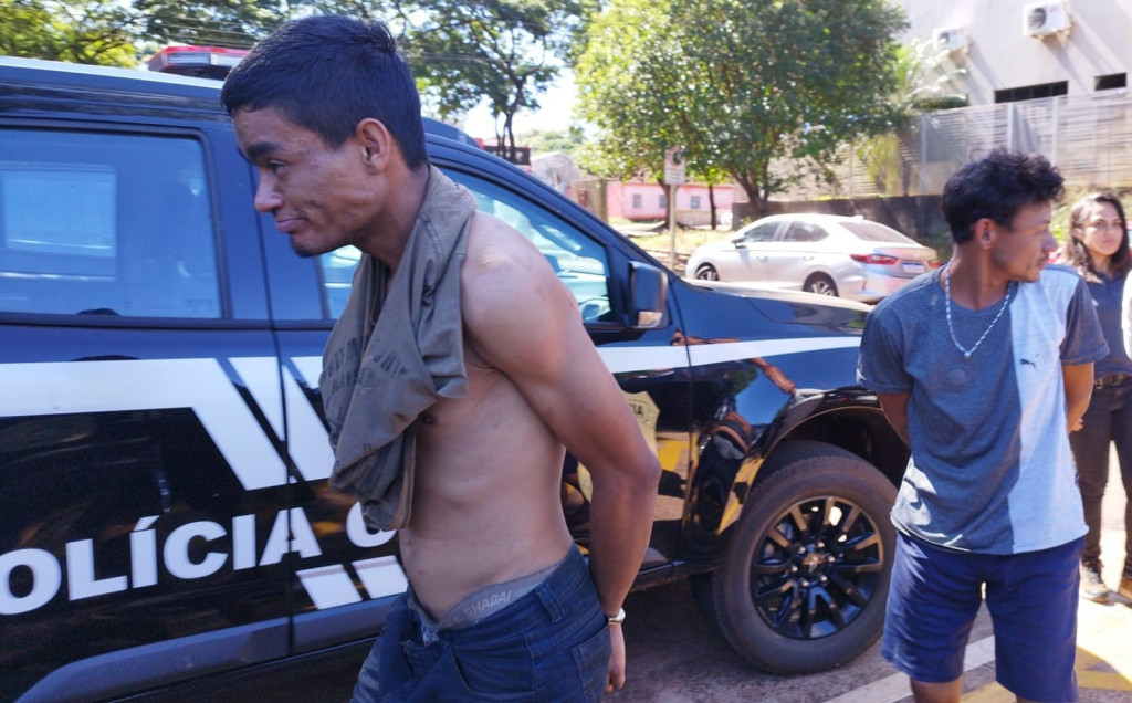 Dupla foi presa após ser reconhecida pela vítima; Foto: Adilson Domingos/Ligado Na Notícia
