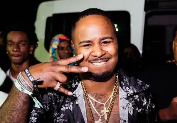 Rapper Drakeo the Ruler morre após ser esfaqueado em festival nos EUA