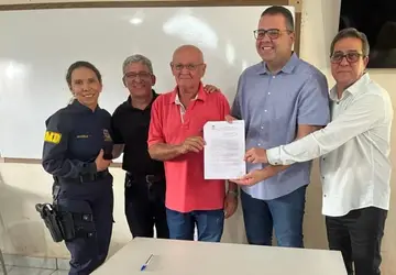 Cemar Arnal prestigia ato de assinatura de novo convênio com a Guarda Mirim