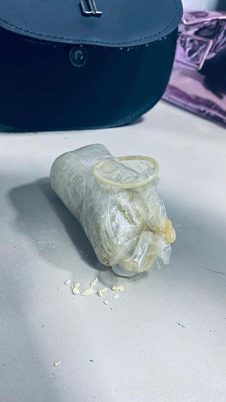 MULHER É PRESA COM COCAÍNA ESCONDIDA NAS PARTES ÍNTIMAS EM DOURADOS