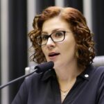 STF condena Carla Zambelli a 10 anos de prisão por invasão de sistemas